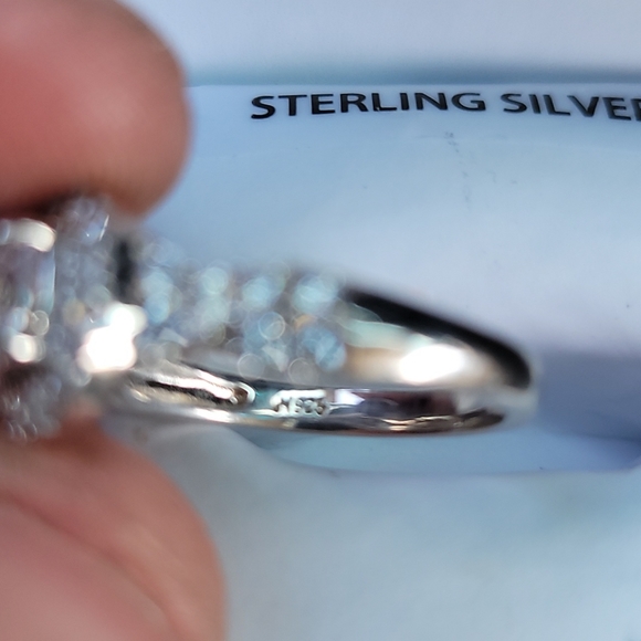 Ring - Picture 3 of 3